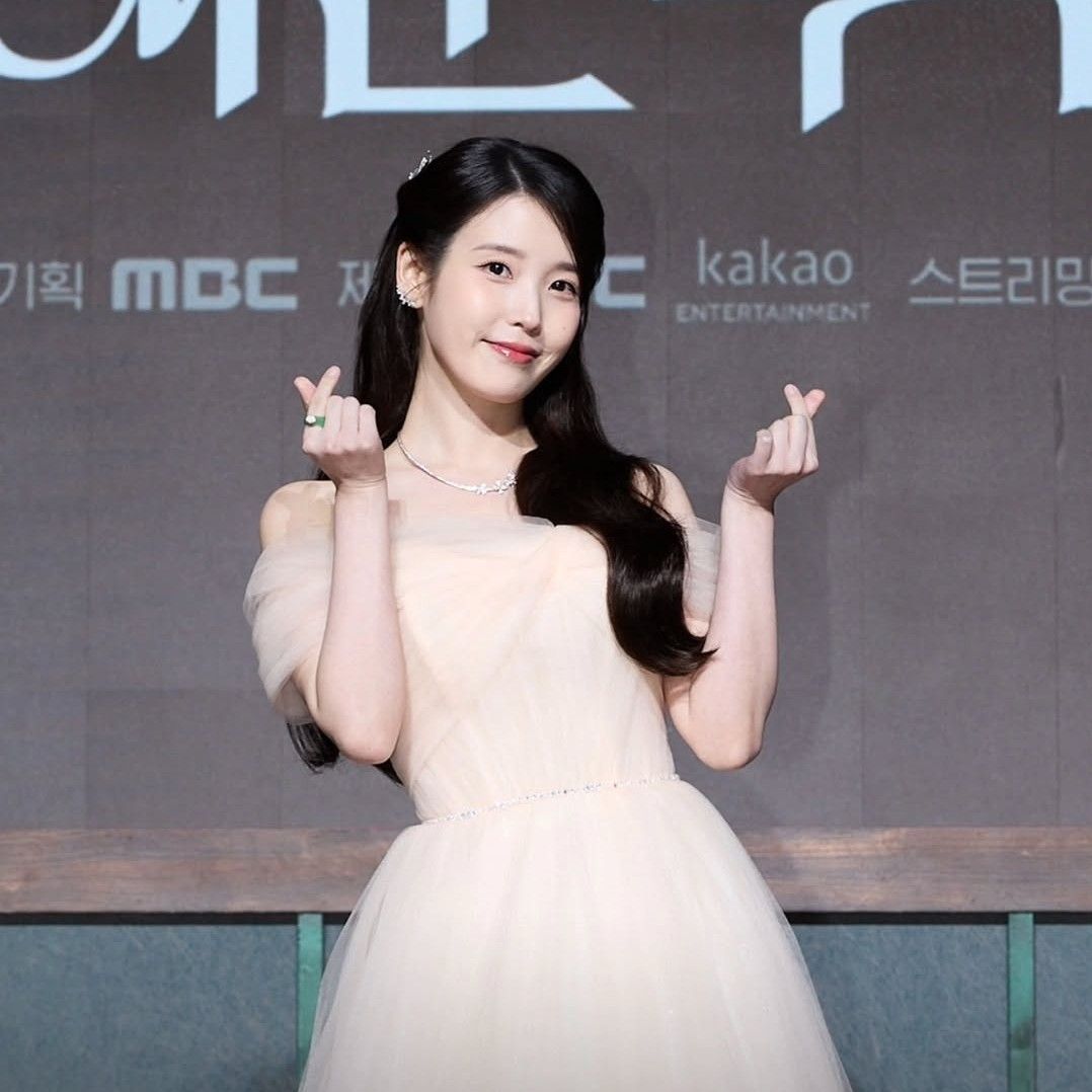 A moment captured by a fan of IU