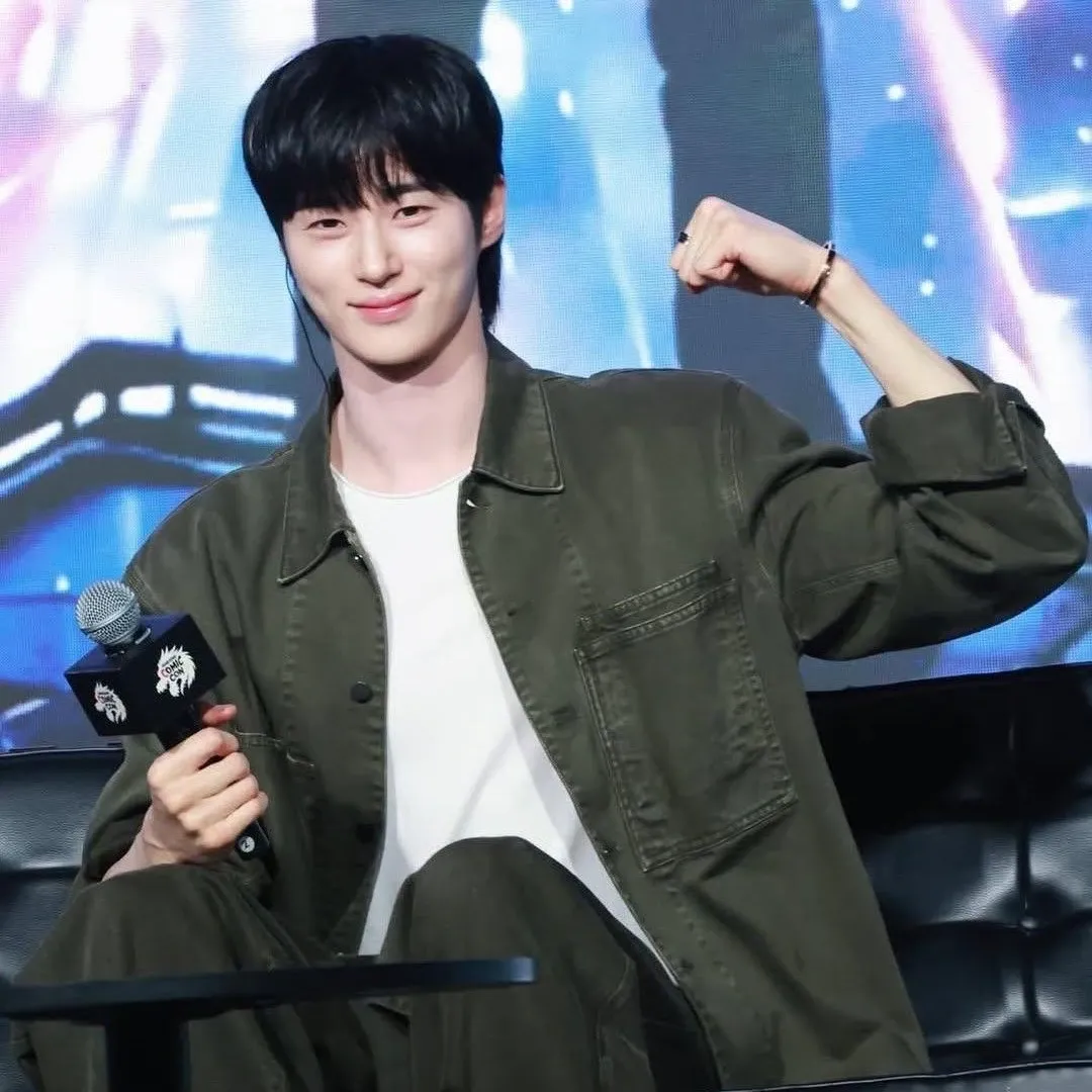 A moment captured by a fan of Byeon Wooseok