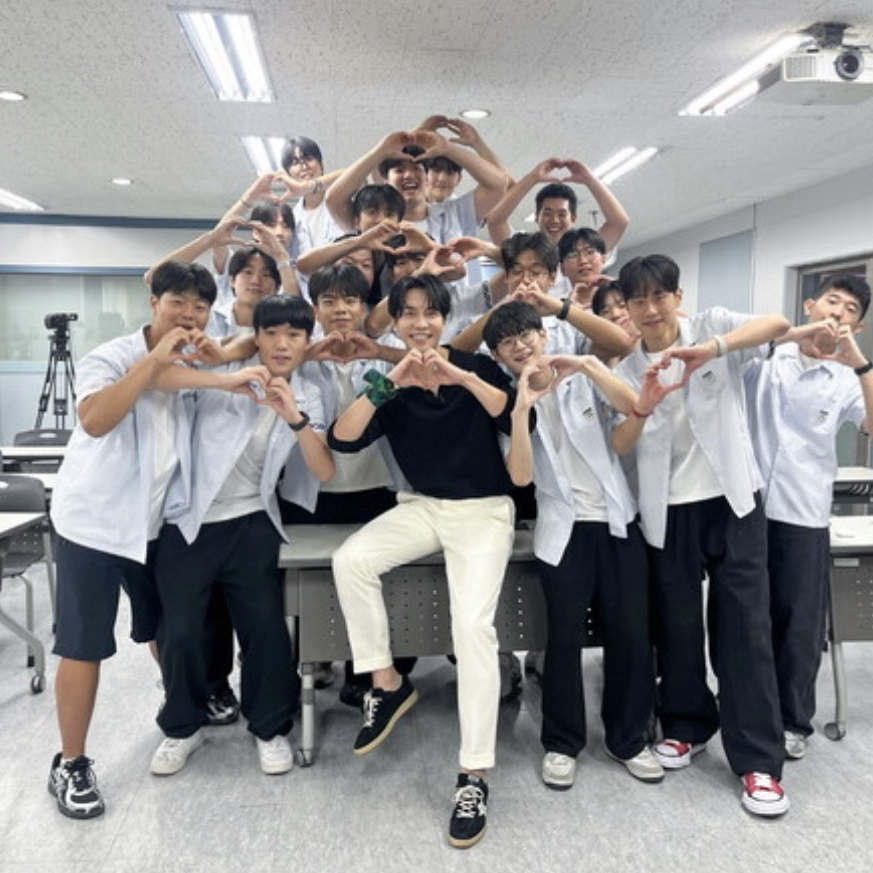 Cuplikan di balik layar dari Lee Seunggi