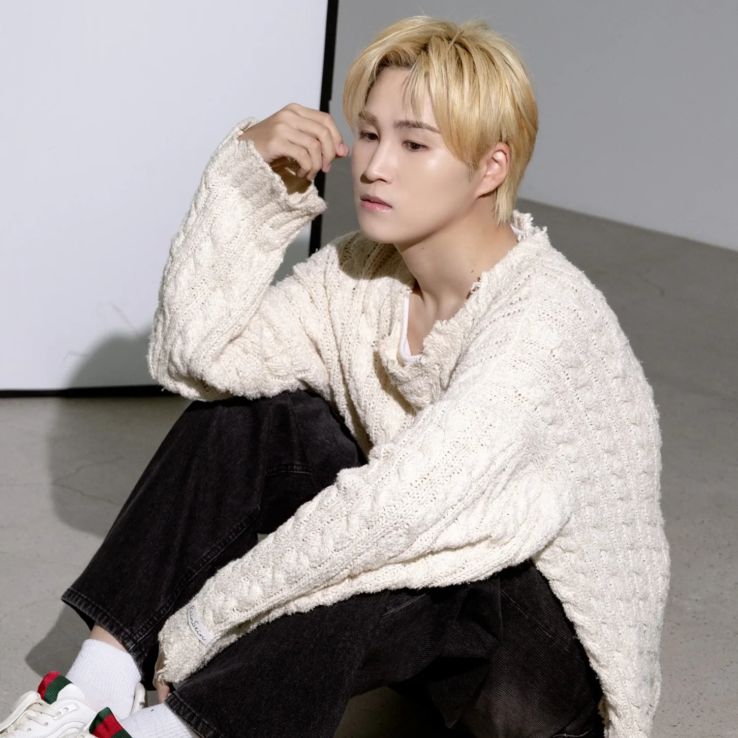 김희재의 비하인드 컷