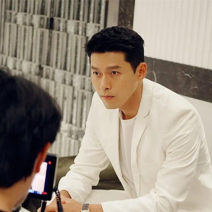 Cuplikan di balik layar dari Hyun Bin