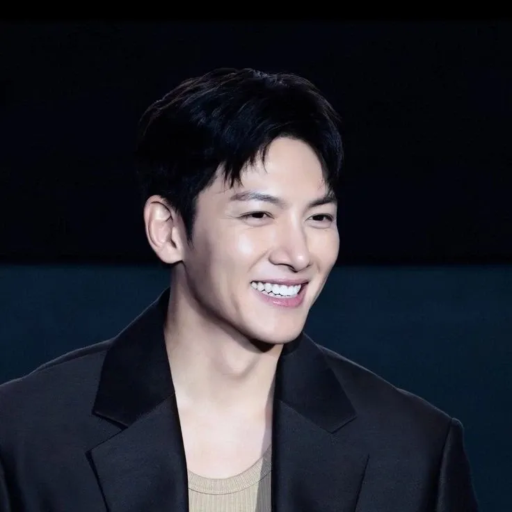Behind-the-scenes cut of Ji Changwook