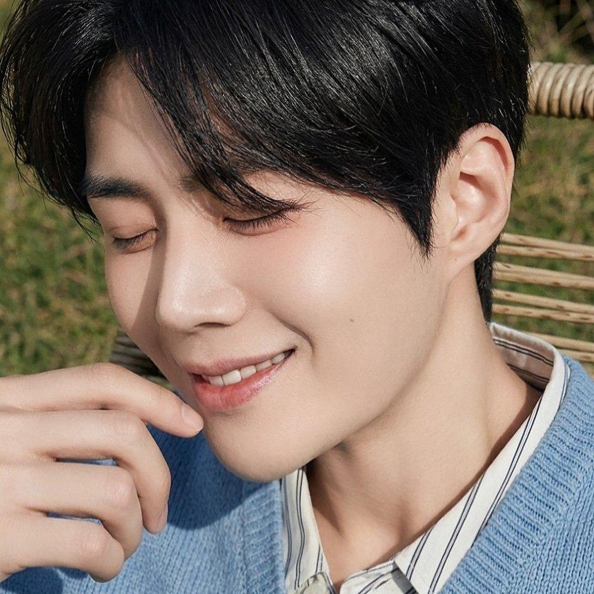 Behind-the-scenes cut of Kim Seonho