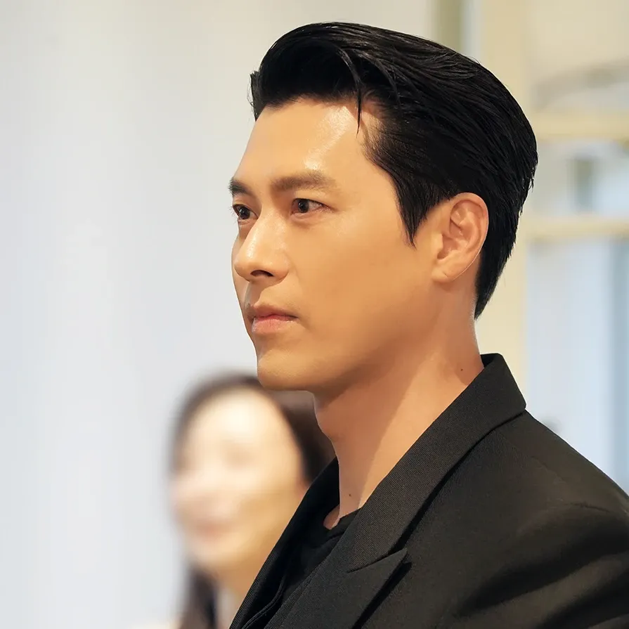 Foto terbaru dari Hyun Bin