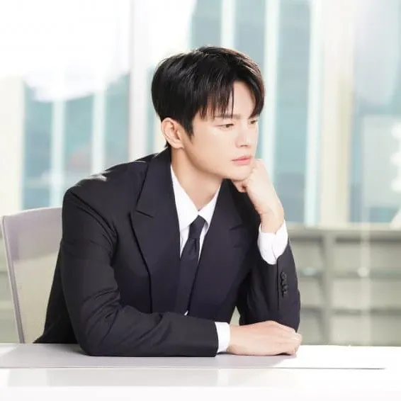 Momen yang diabadikan oleh penggemar Seo Inguk