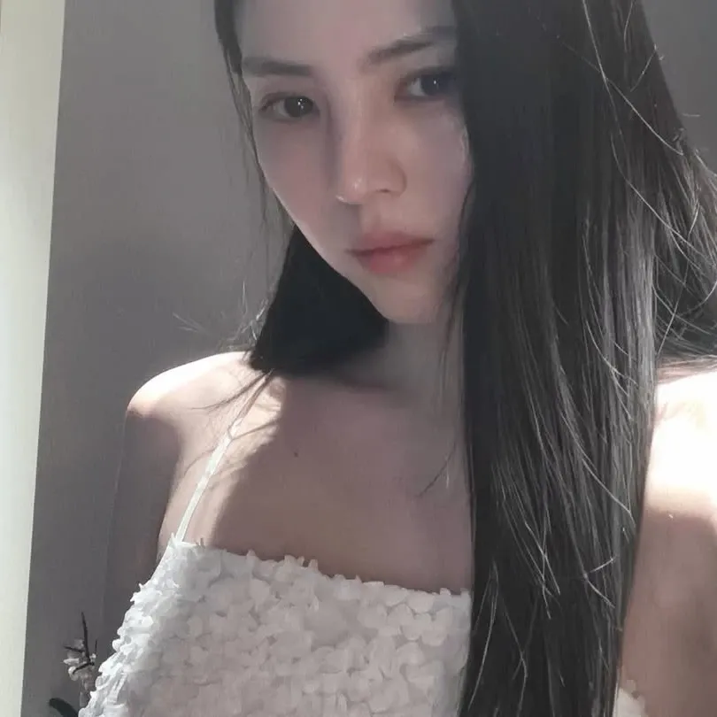 Latest photo of Han Sohee