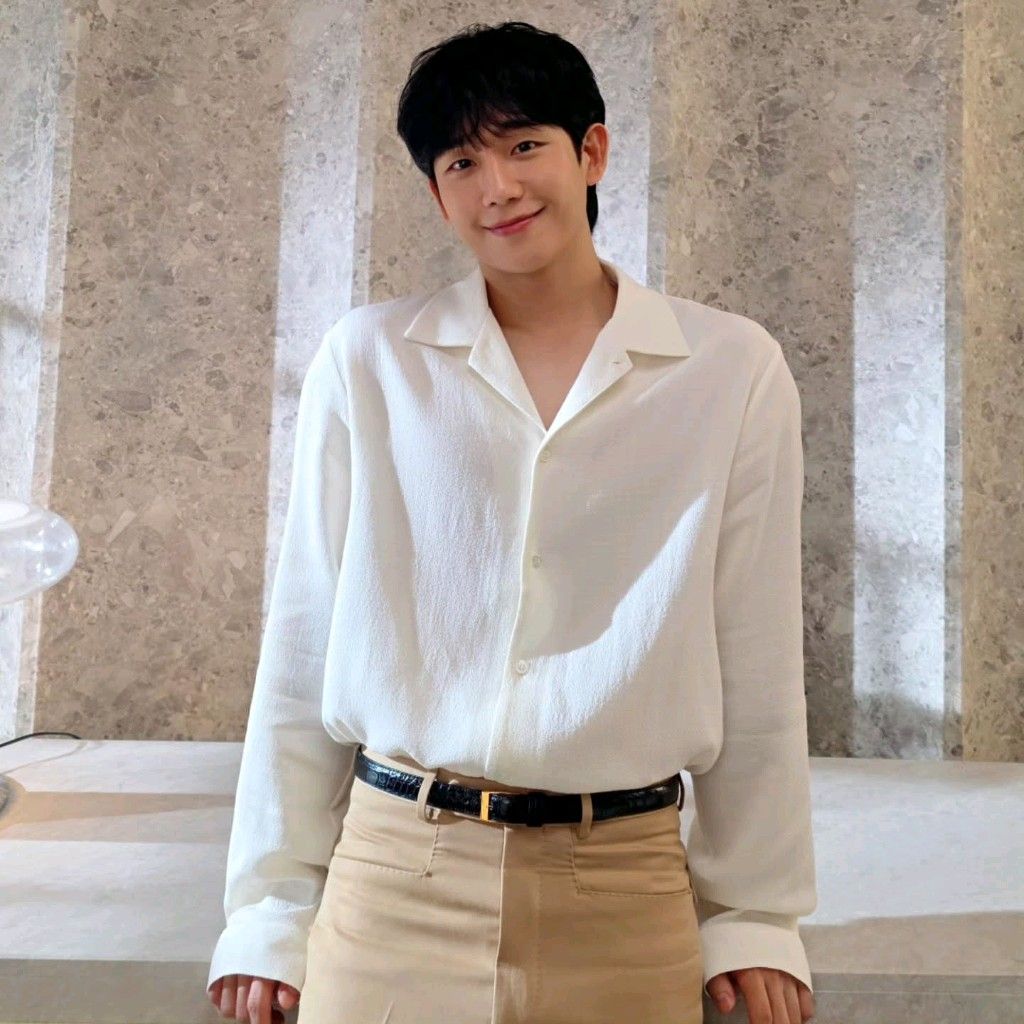 粉丝拍下的丁海寅瞬间