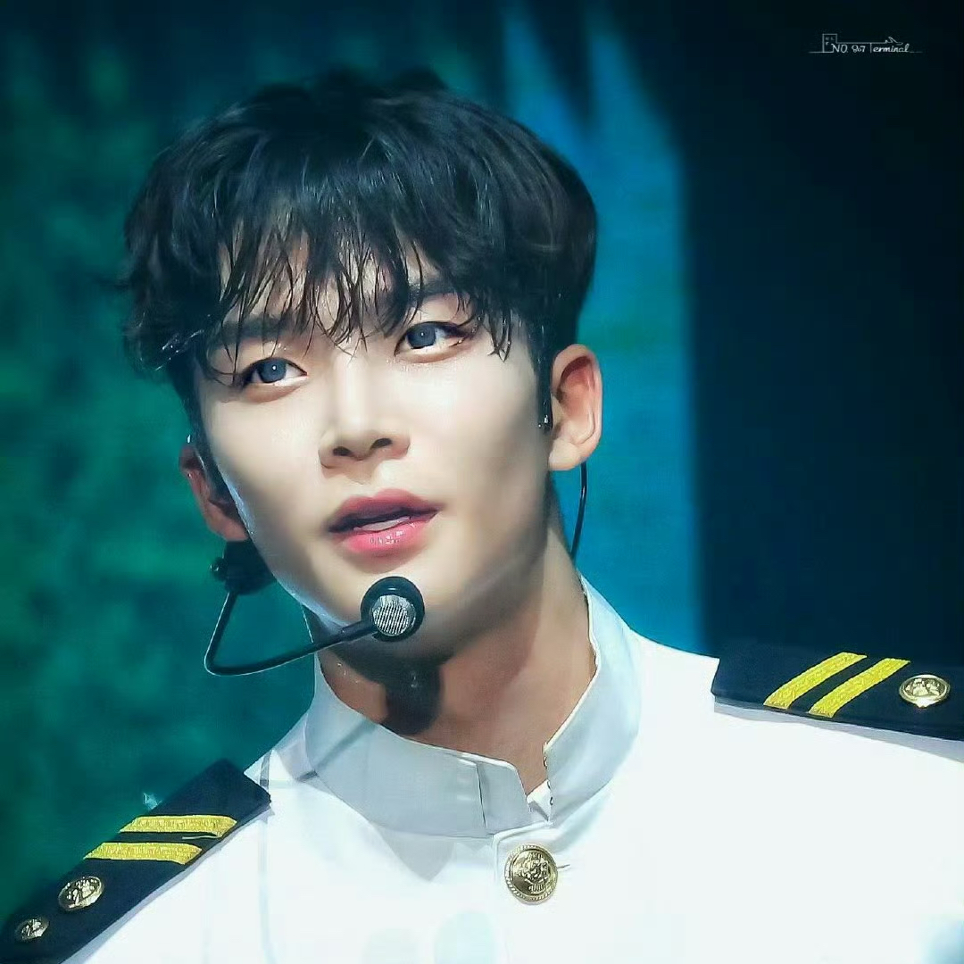 Cuplikan di balik layar dari Rowoon