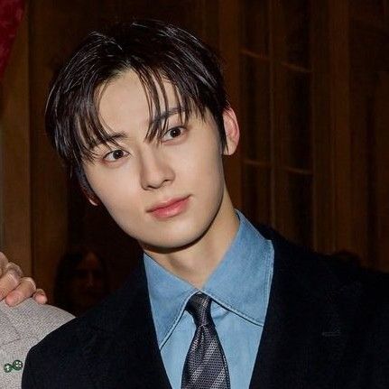 Behind-the-scenes cut of Hwang Minhyun