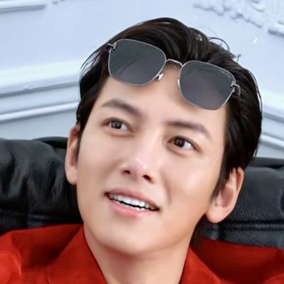 粉丝拍下的池昌旭瞬间