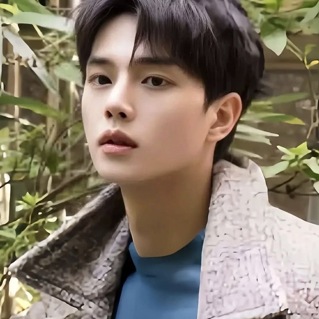 Latest photo of Song Kang