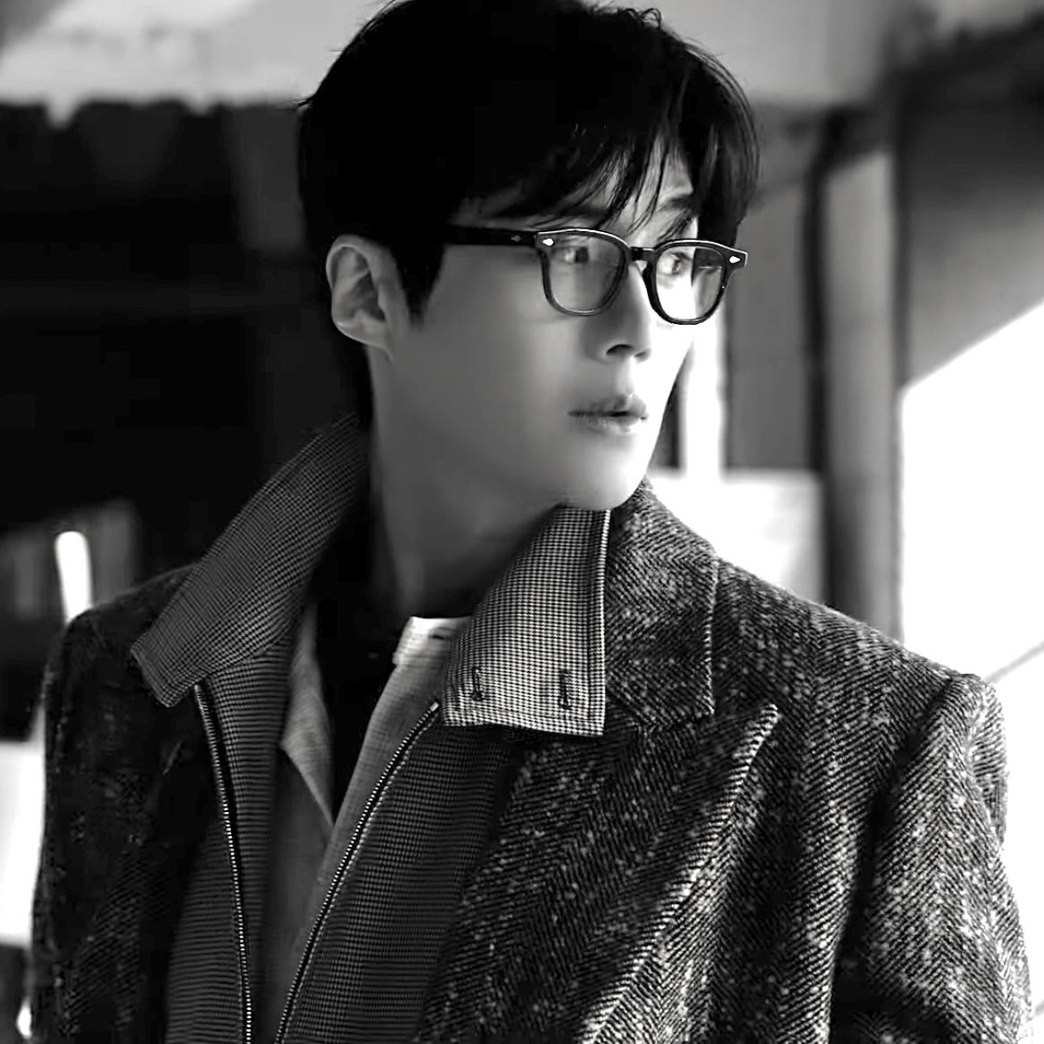 Behind-the-scenes cut of Kim Seonho