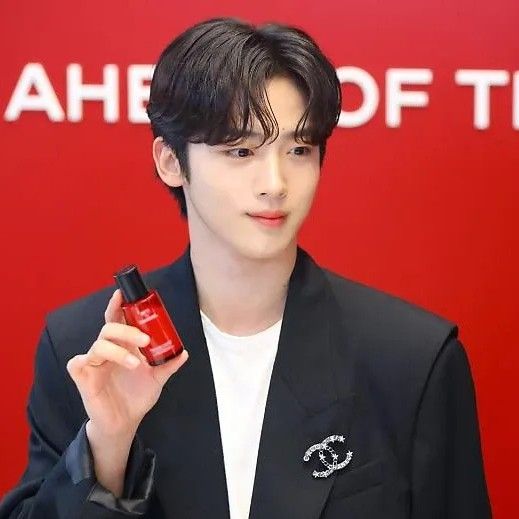 Behind-the-scenes cut of Kim Yohan