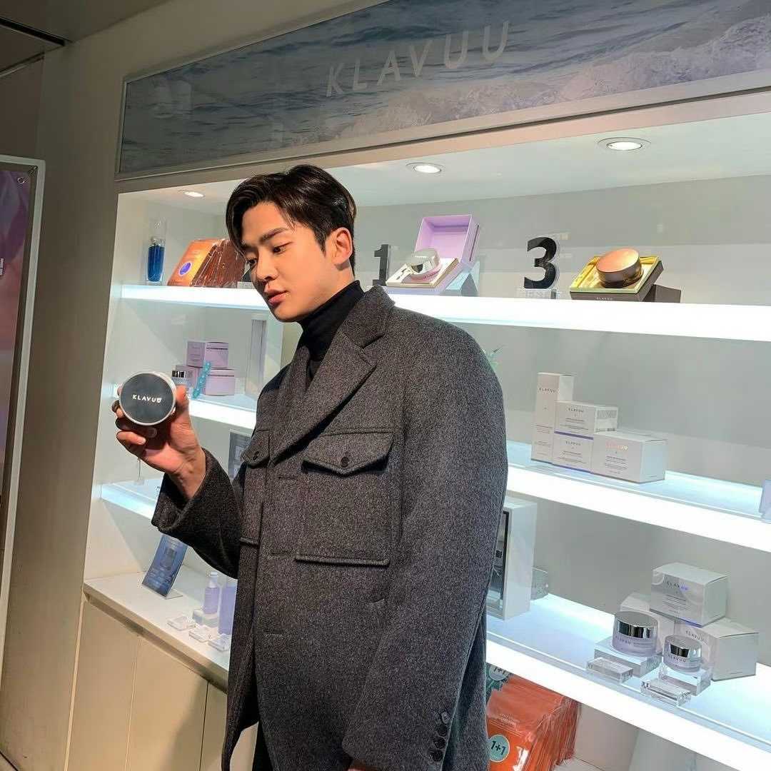 Behind-the-scenes cut of Rowoon