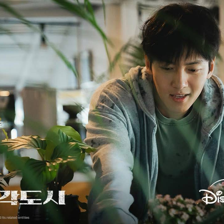 Behind-the-scenes cut of Ji Changwook