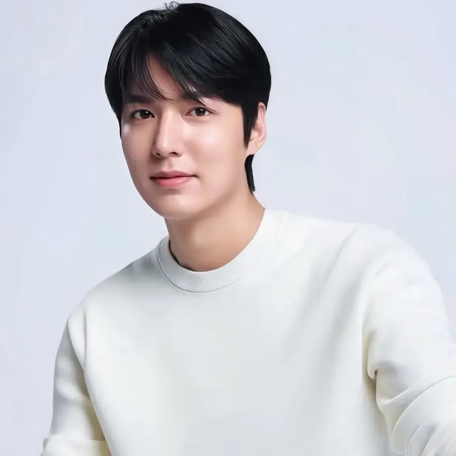 Recent activity shot of Lee Minho