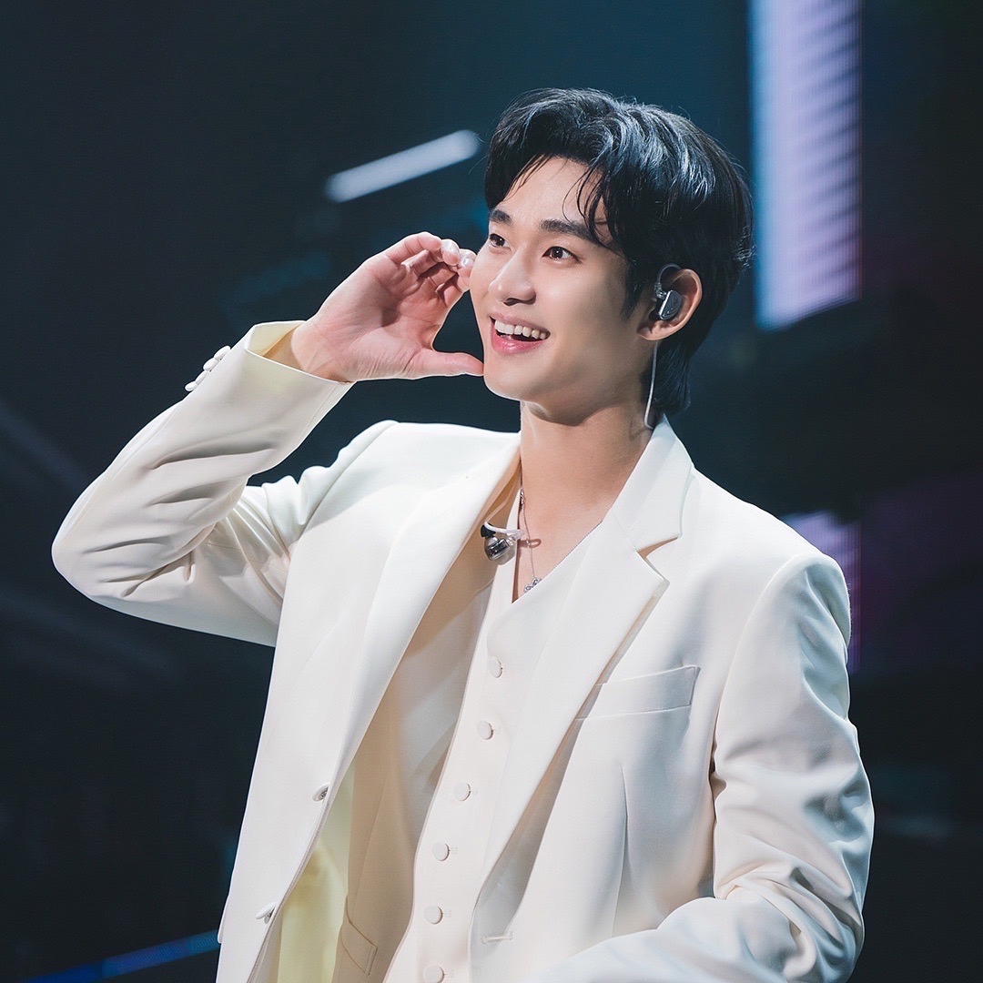 A moment captured by a fan of Kim Soohyun