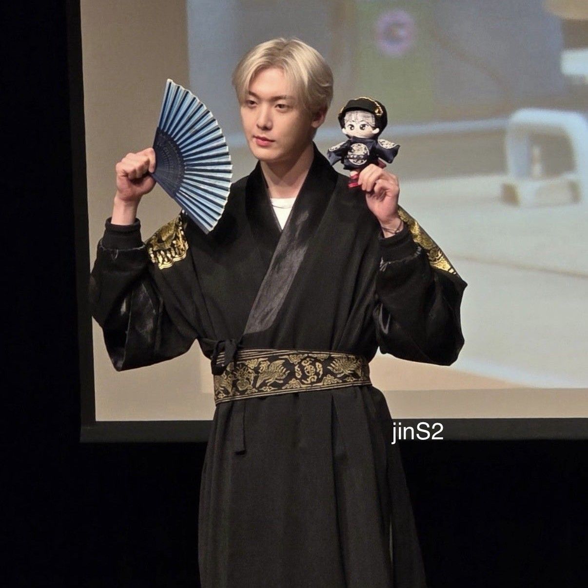 Recent activity shot of Cha Eunwoo