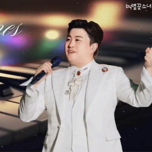 A moment captured by a fan of Kim Hojoong