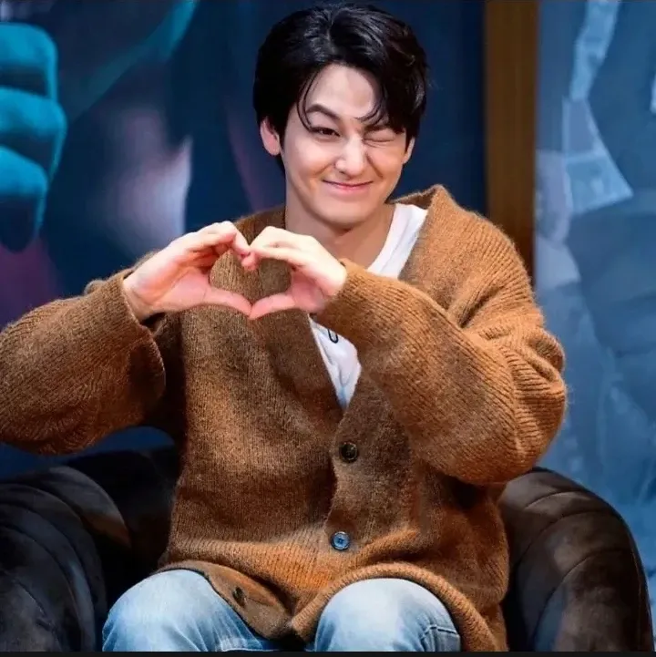 Foto kegiatan terbaru dari Kim Bum