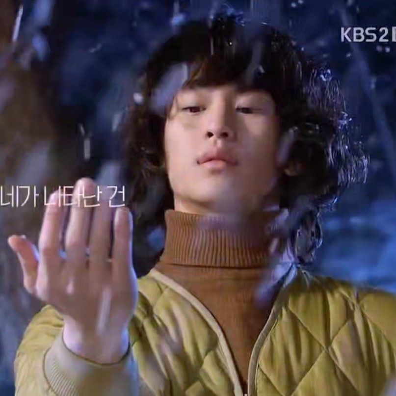 A moment captured by a fan of Kim Soohyun