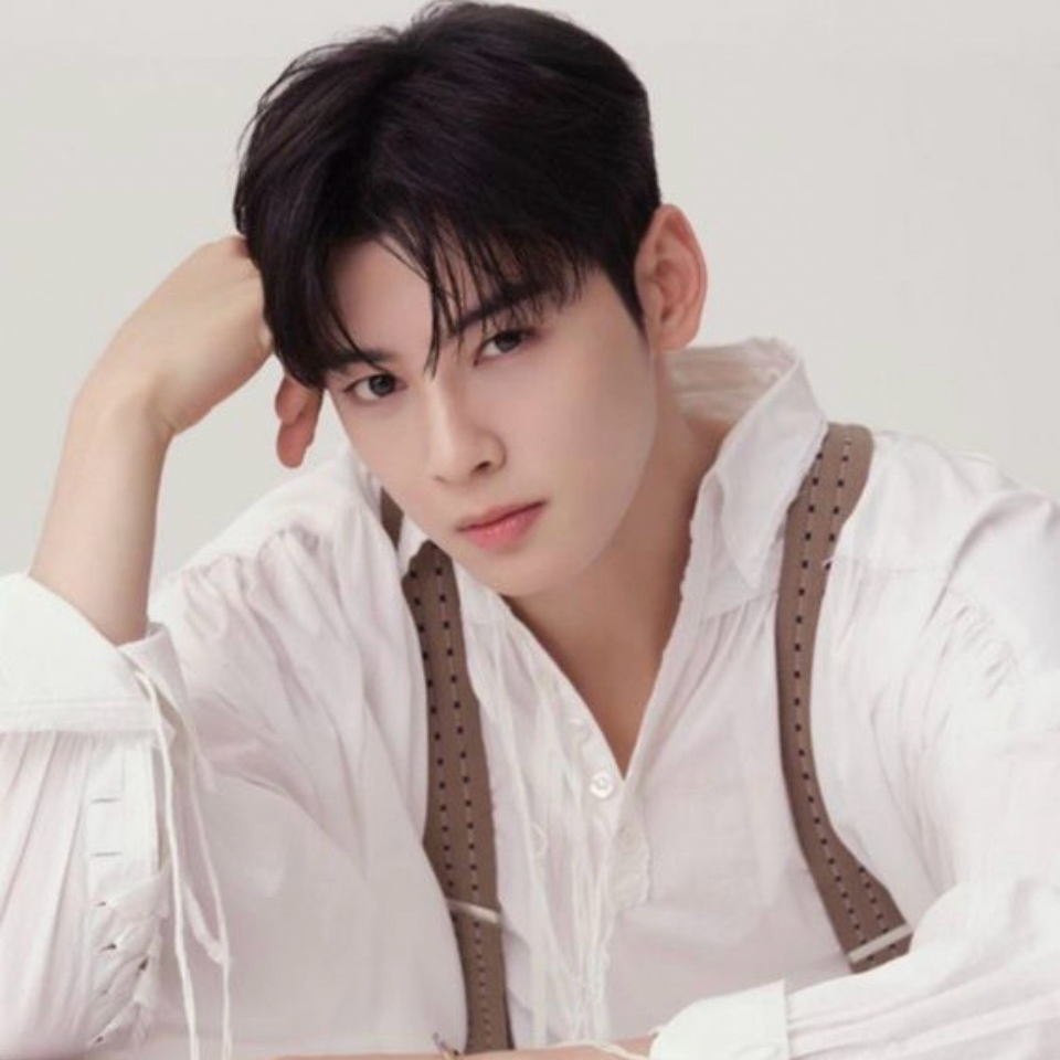 Recent activity shot of Cha Eunwoo