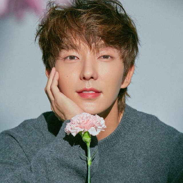 Behind-the-scenes cut of Lee Joongi