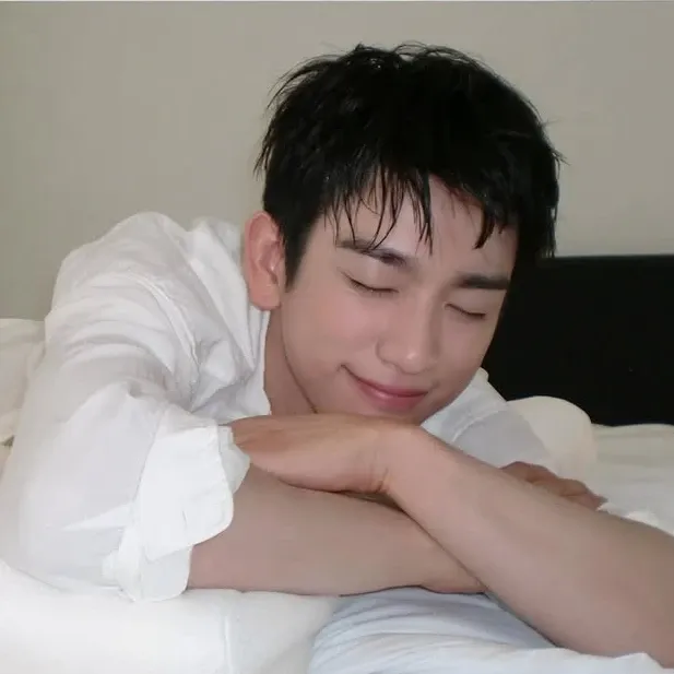 パク・ジニョンの最近の活動ショット