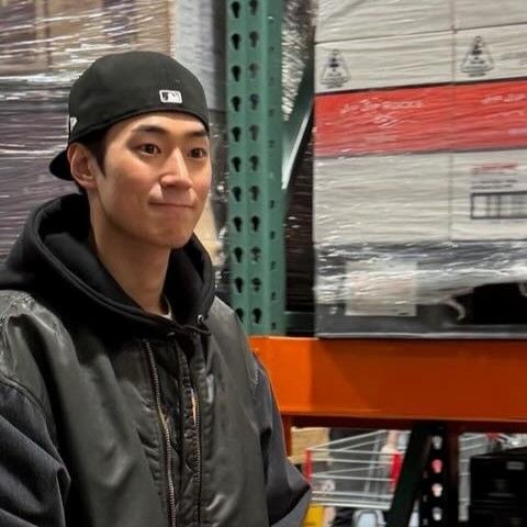 A moment captured by a fan of Park Seoham