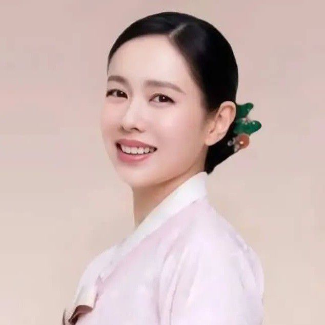 孙艺珍的最新照片