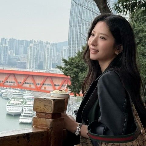 Behind-the-scenes cut of Bona