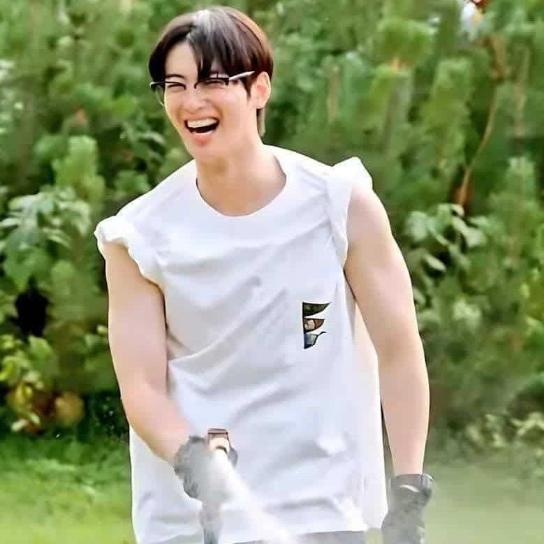 Foto terbaru dari Cha Eunwoo