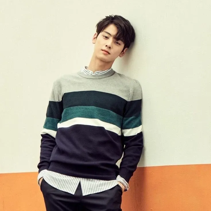 Recent activity shot of Cha Eunwoo