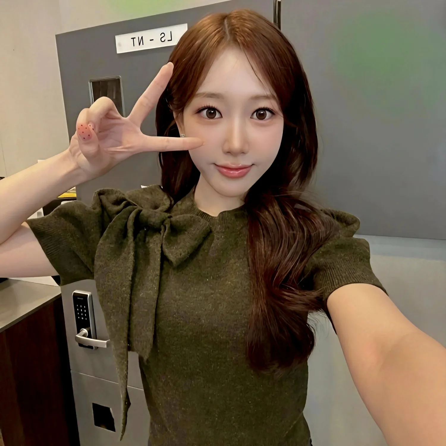 Behind-the-scenes cut of Gil Ryeowon