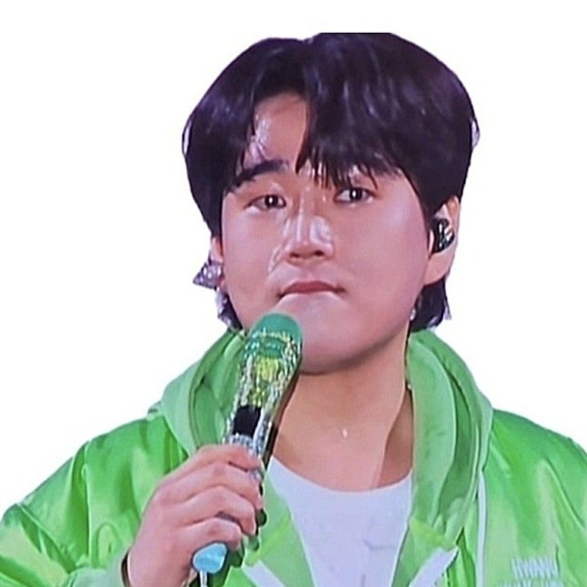 Behind-the-scenes cut of Hwang Youngwoong