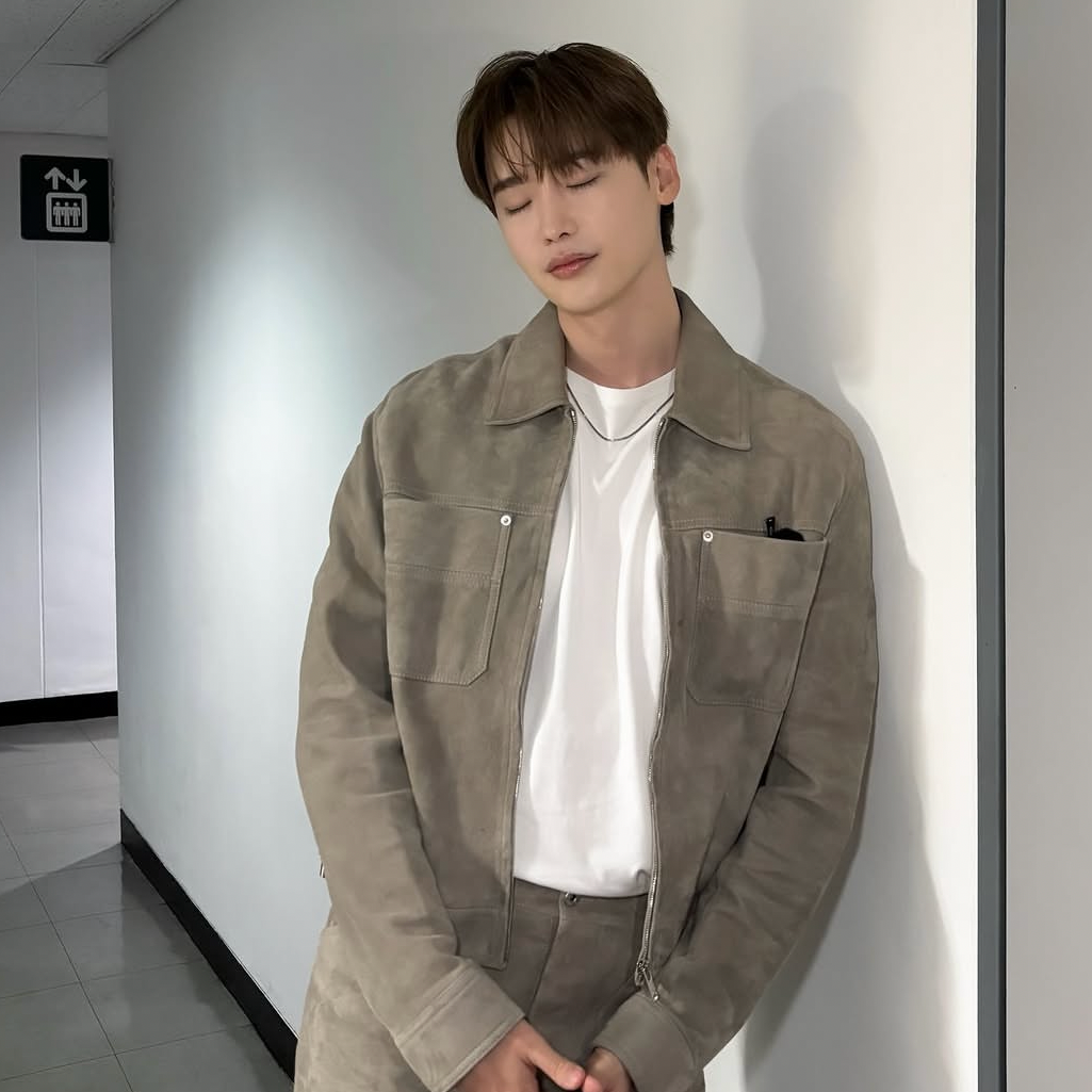 Latest photo of Lee Jongsuk