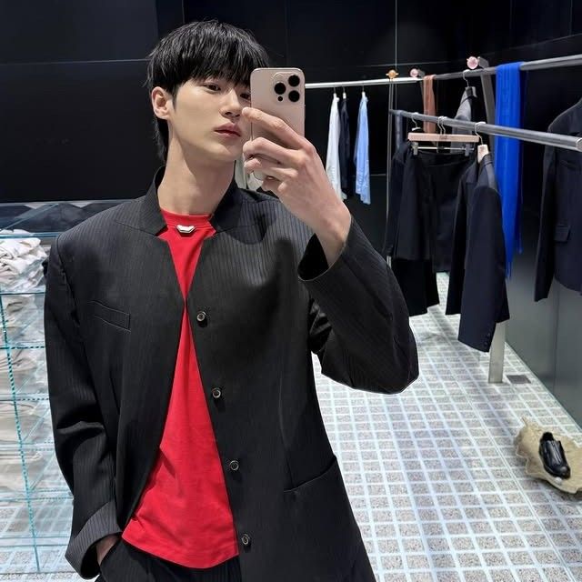 Recent activity shot of Byeon Wooseok