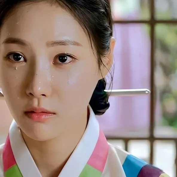 Behind-the-scenes cut of Yeonwoo