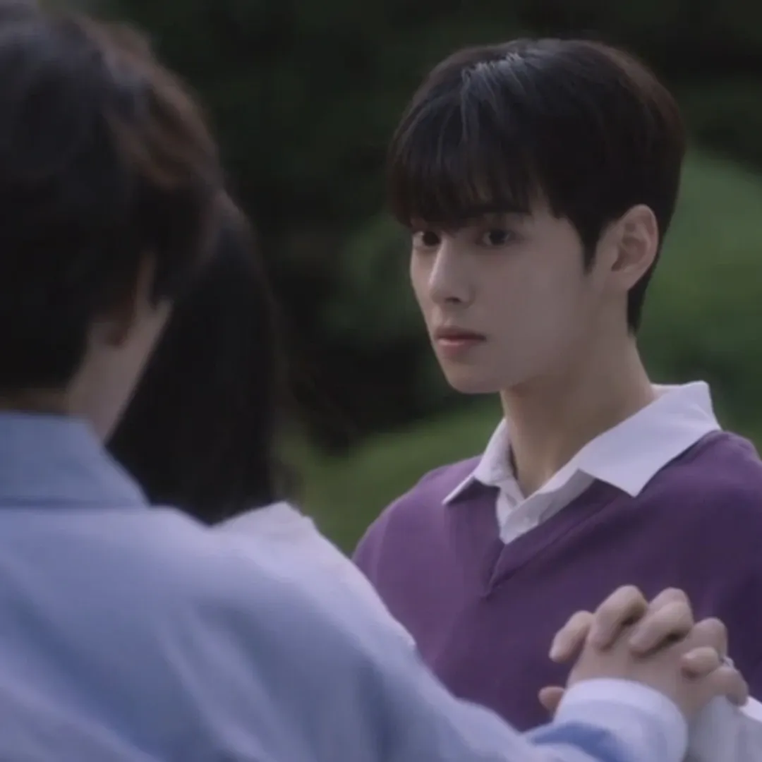 Behind-the-scenes cut of Cha Eunwoo