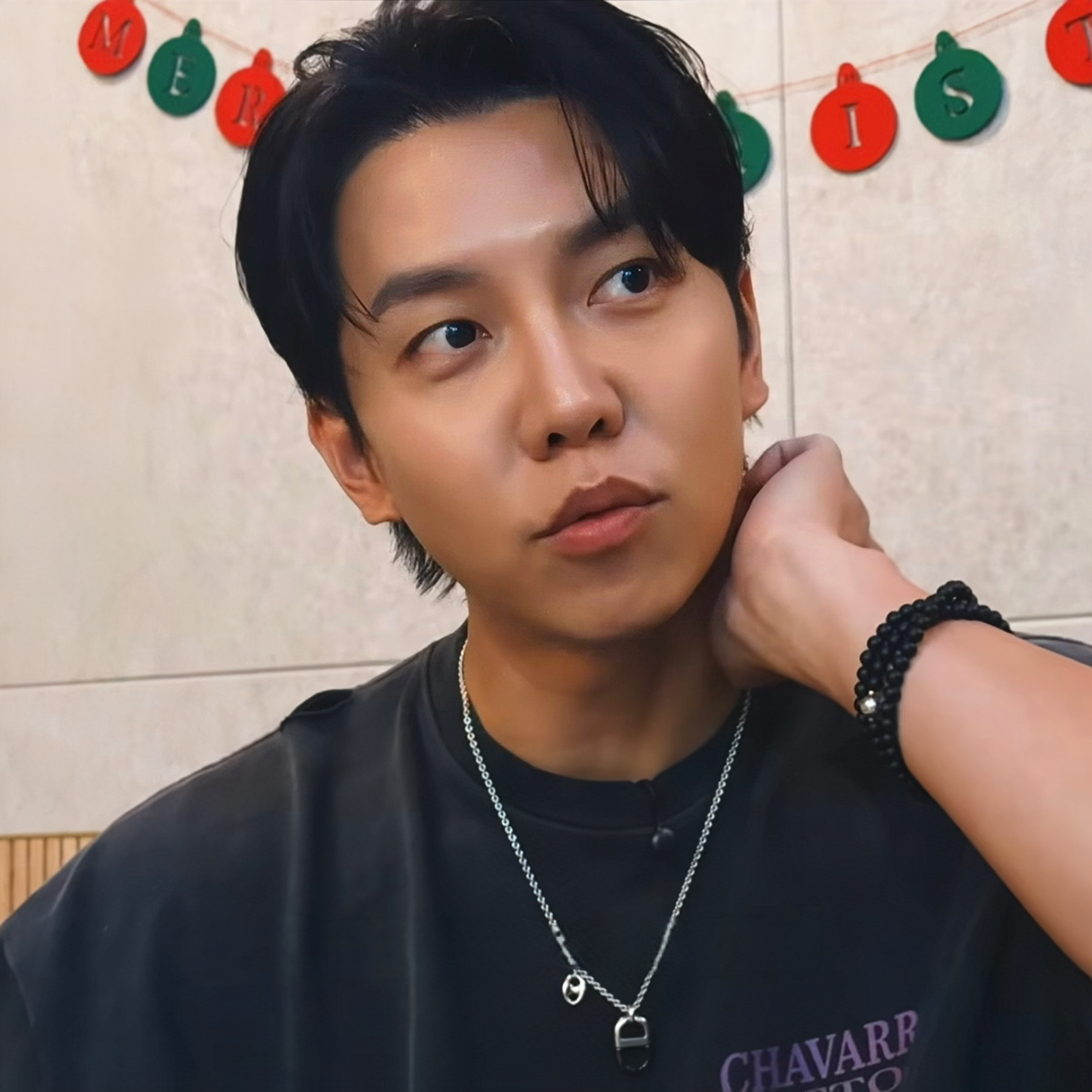 Latest photo of Lee Seunggi