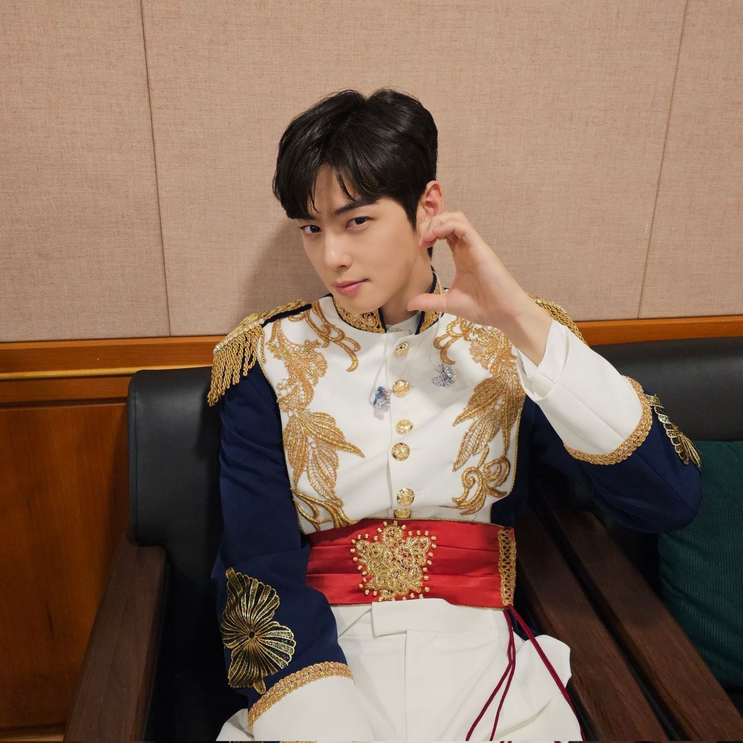 A moment captured by a fan of Cha Eunwoo