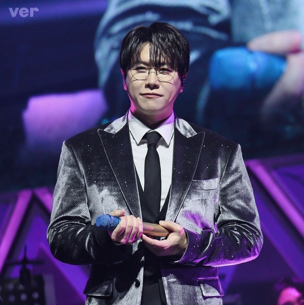 Today’s standout profile photo of Chungil on Choeaedol Celeb