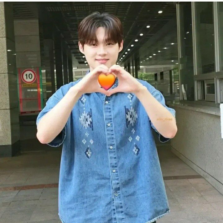 A moment captured by a fan of Choi Jaemyeong