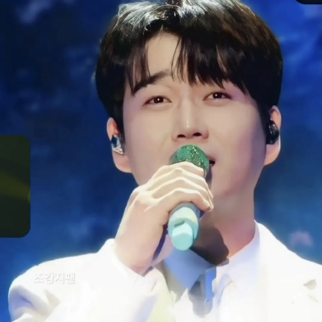 Behind-the-scenes cut of Hwang Youngwoong
