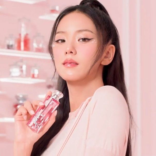 智秀 (1995)的最新照片