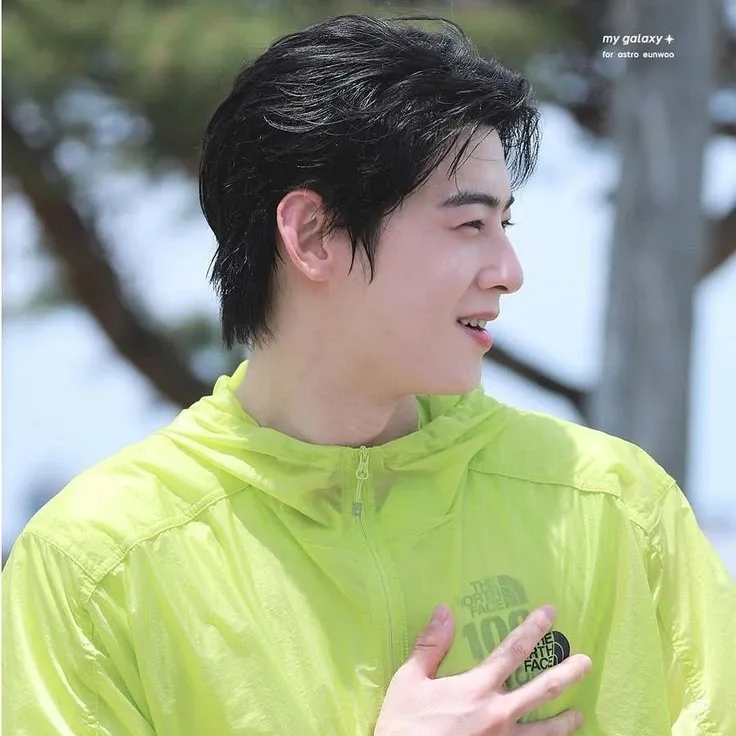 Latest photo of Cha Eunwoo