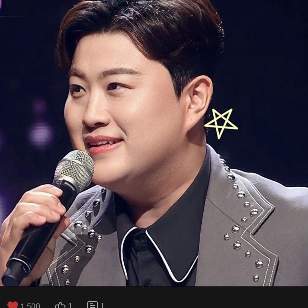 A moment captured by a fan of Kim Hojoong
