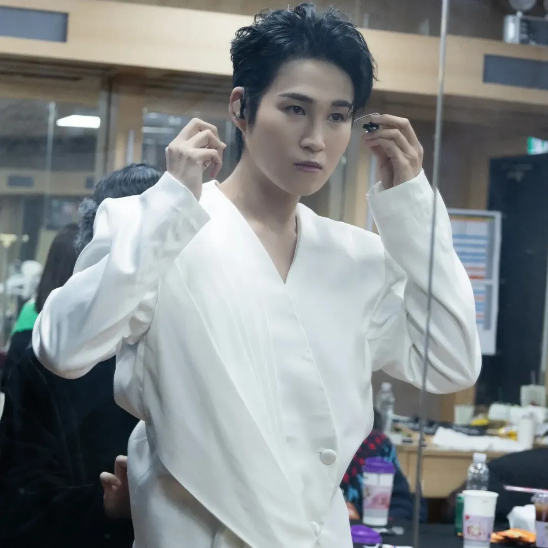 김희재의 비하인드 컷