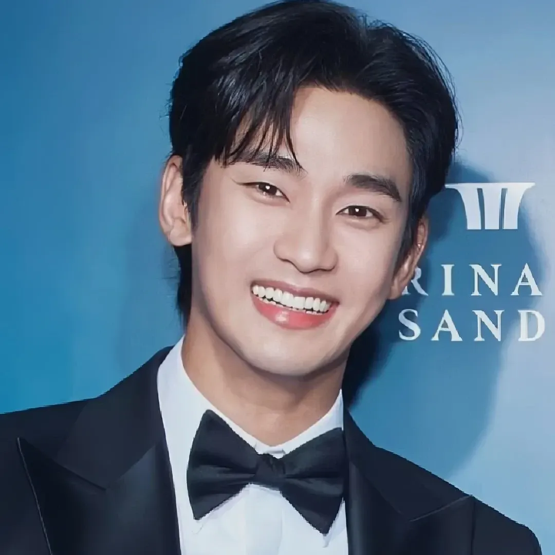 A moment captured by a fan of Kim Soohyun