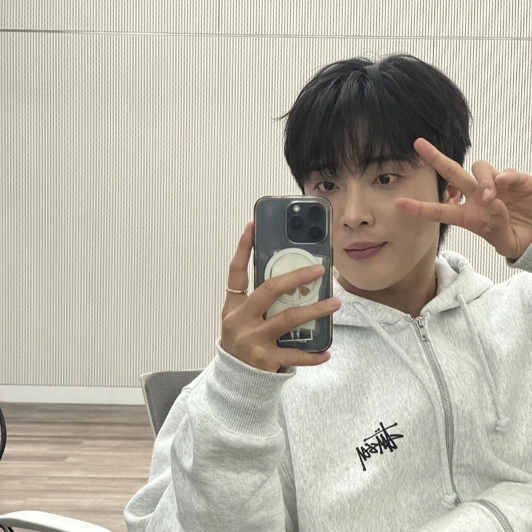 Recent activity shot of Hwang Yunsung